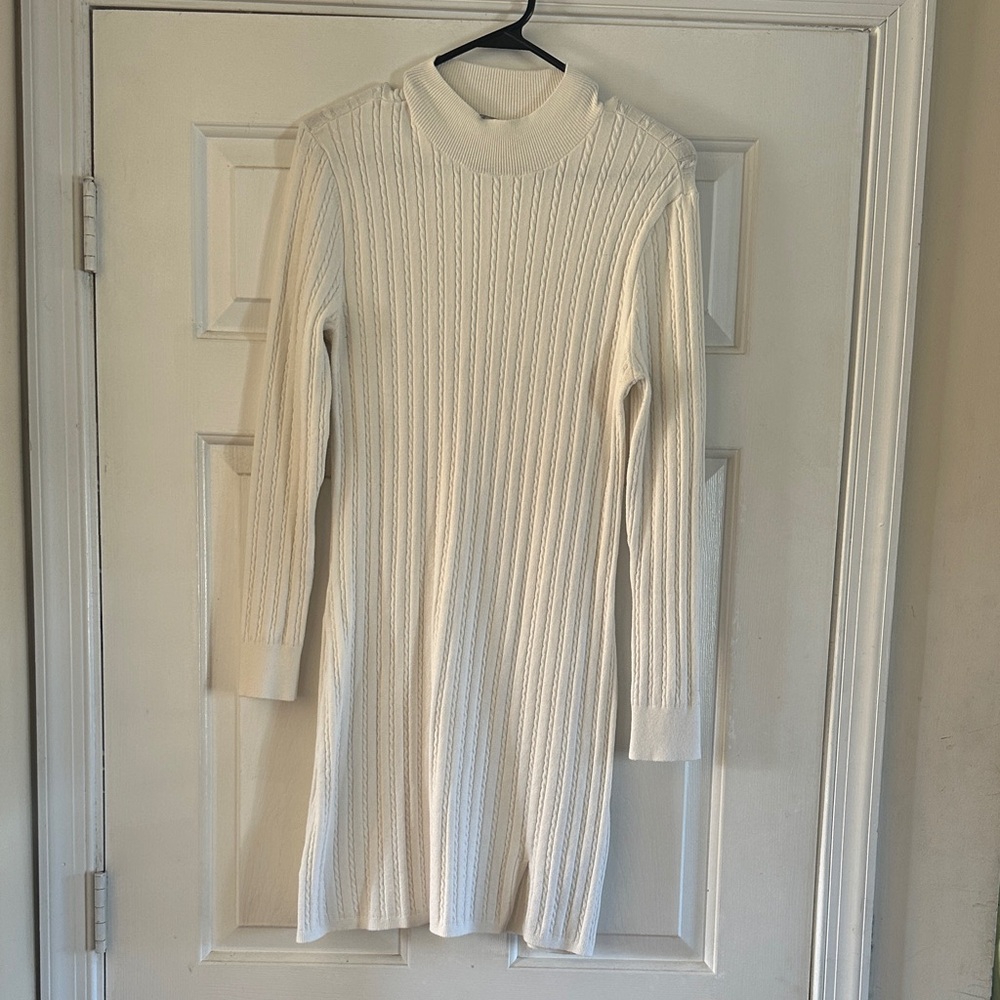 Abercrombie & Fitch Cream Long Sleeve Dress